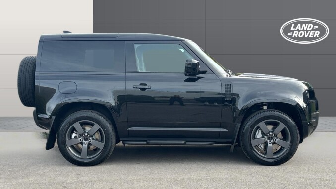 Land Rover Defender 3.0 D350 X-Dynamic HSE 90 3dr Auto Diesel Estate - Image 5